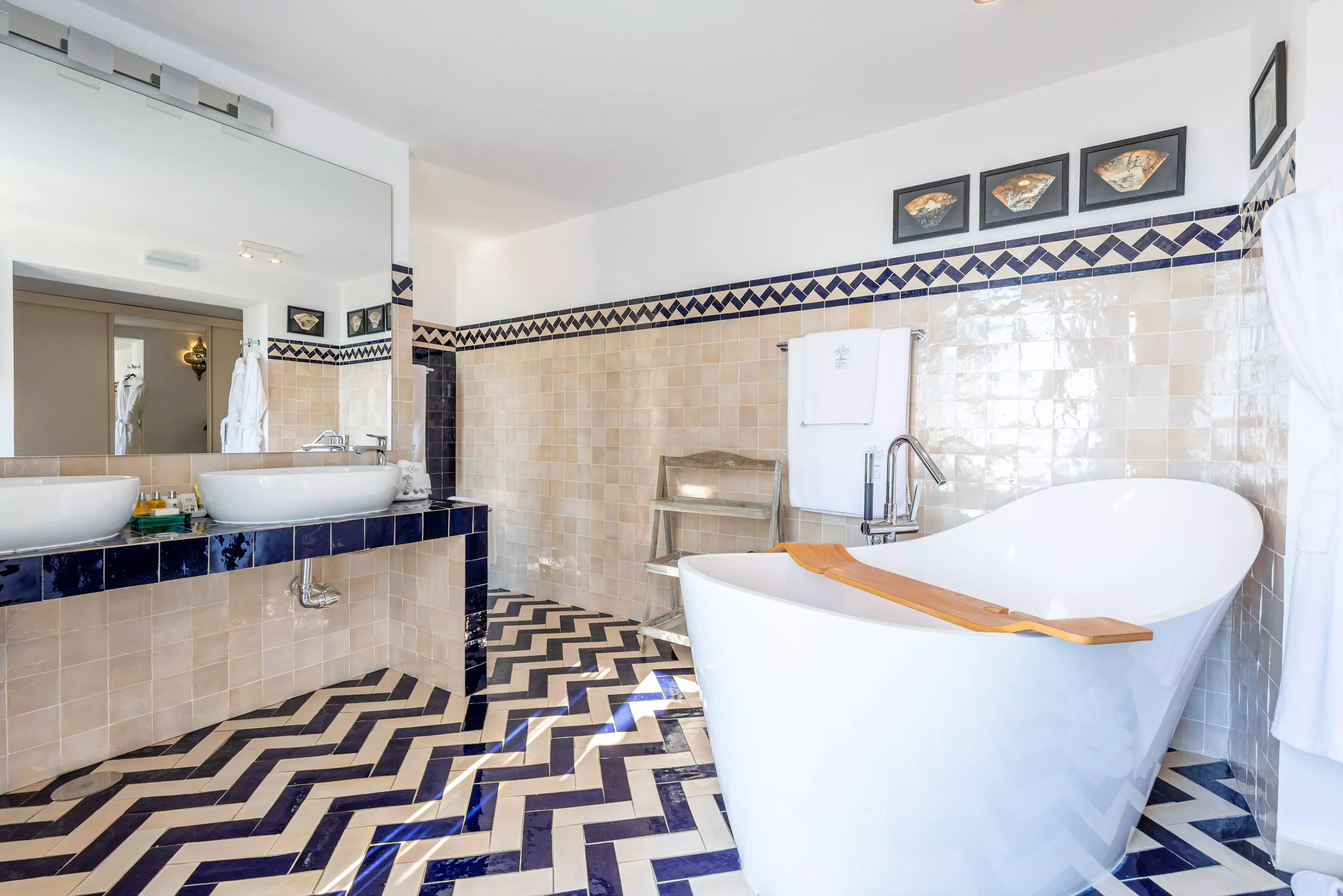 Image of Suite 1: Blue Damask Plum