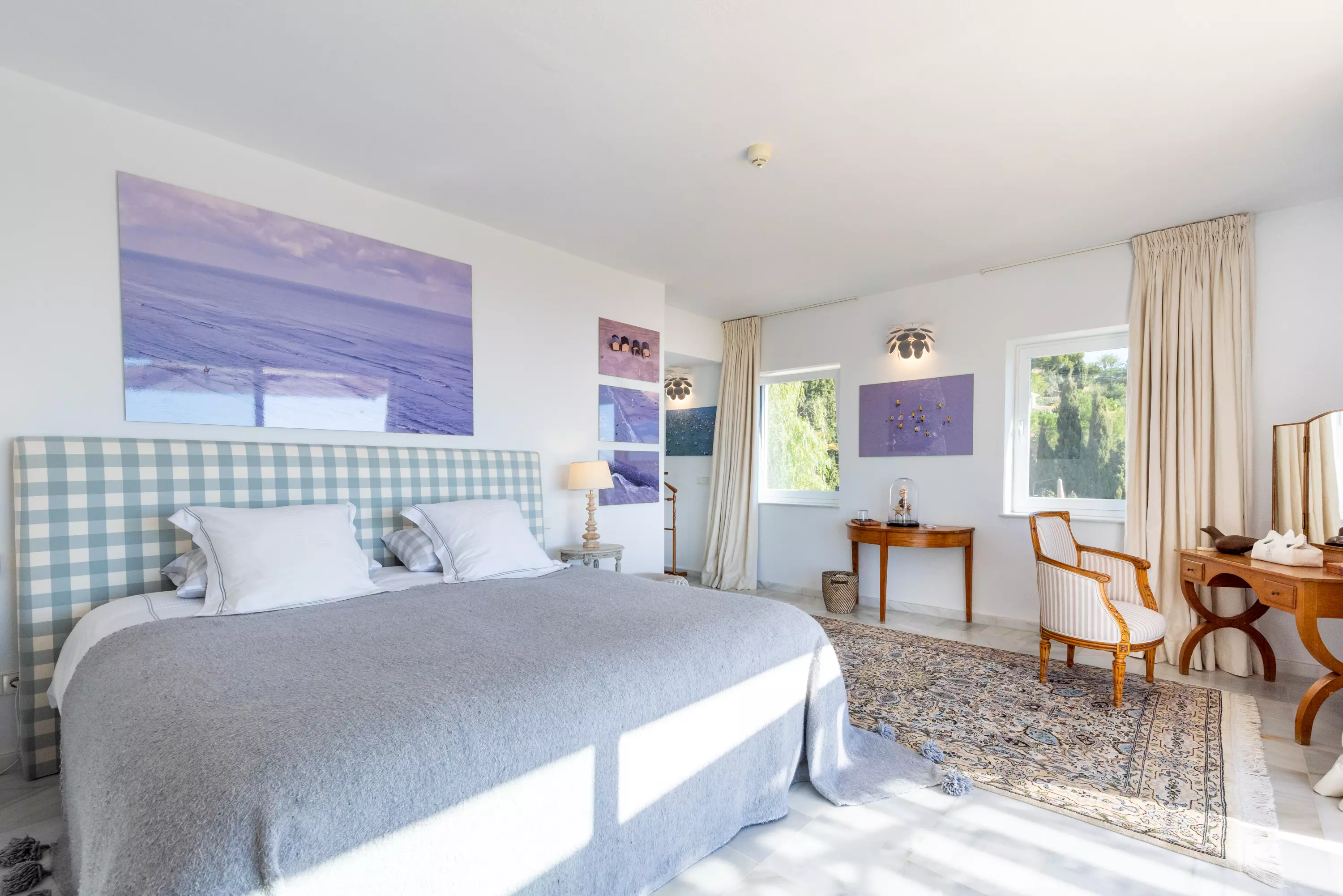 Image of Suite 4: Clear Belgian Sky