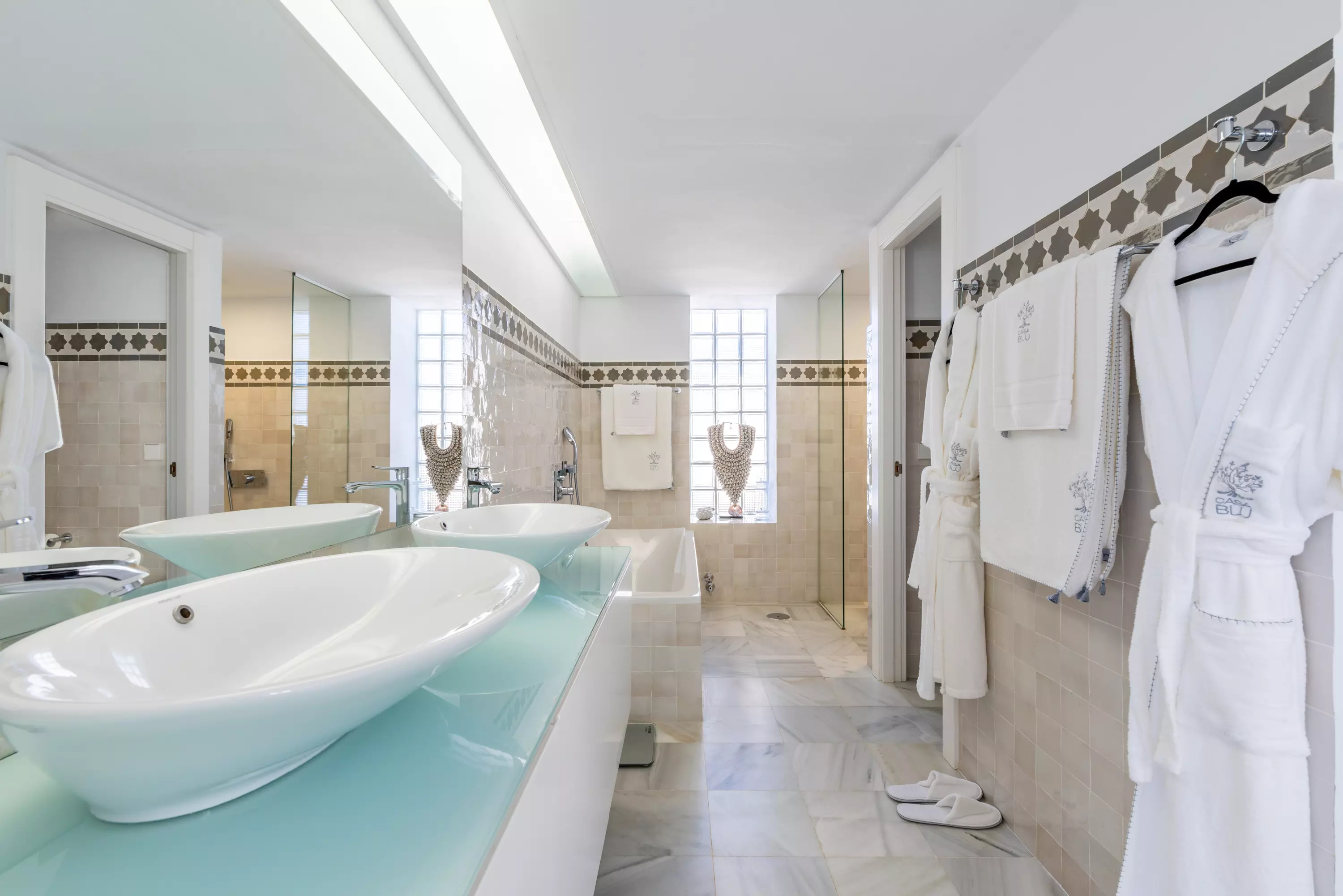 Image of Suite 4: Clear Belgian Sky