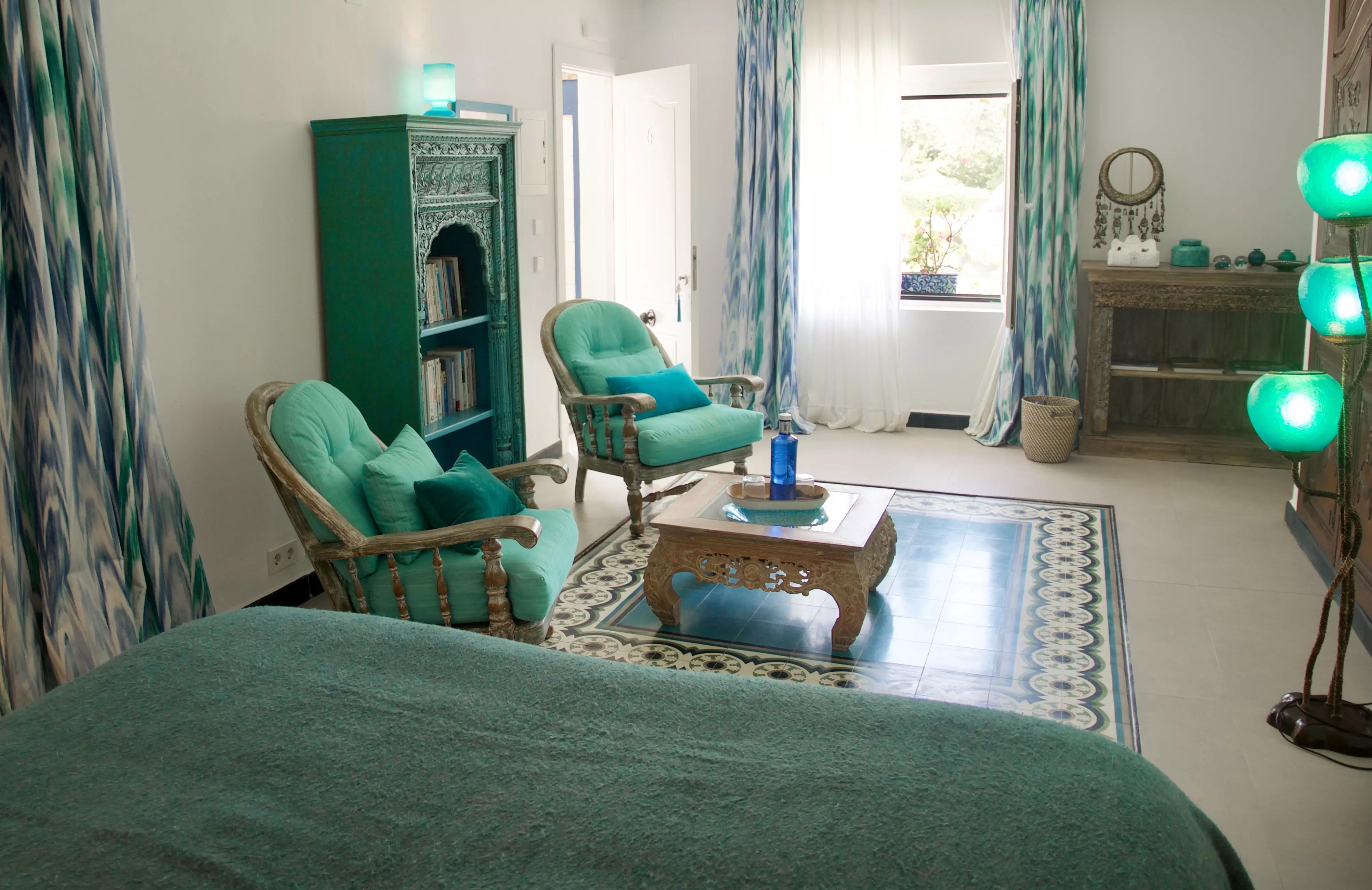 Image of Suite 1: Blue Damask Plum