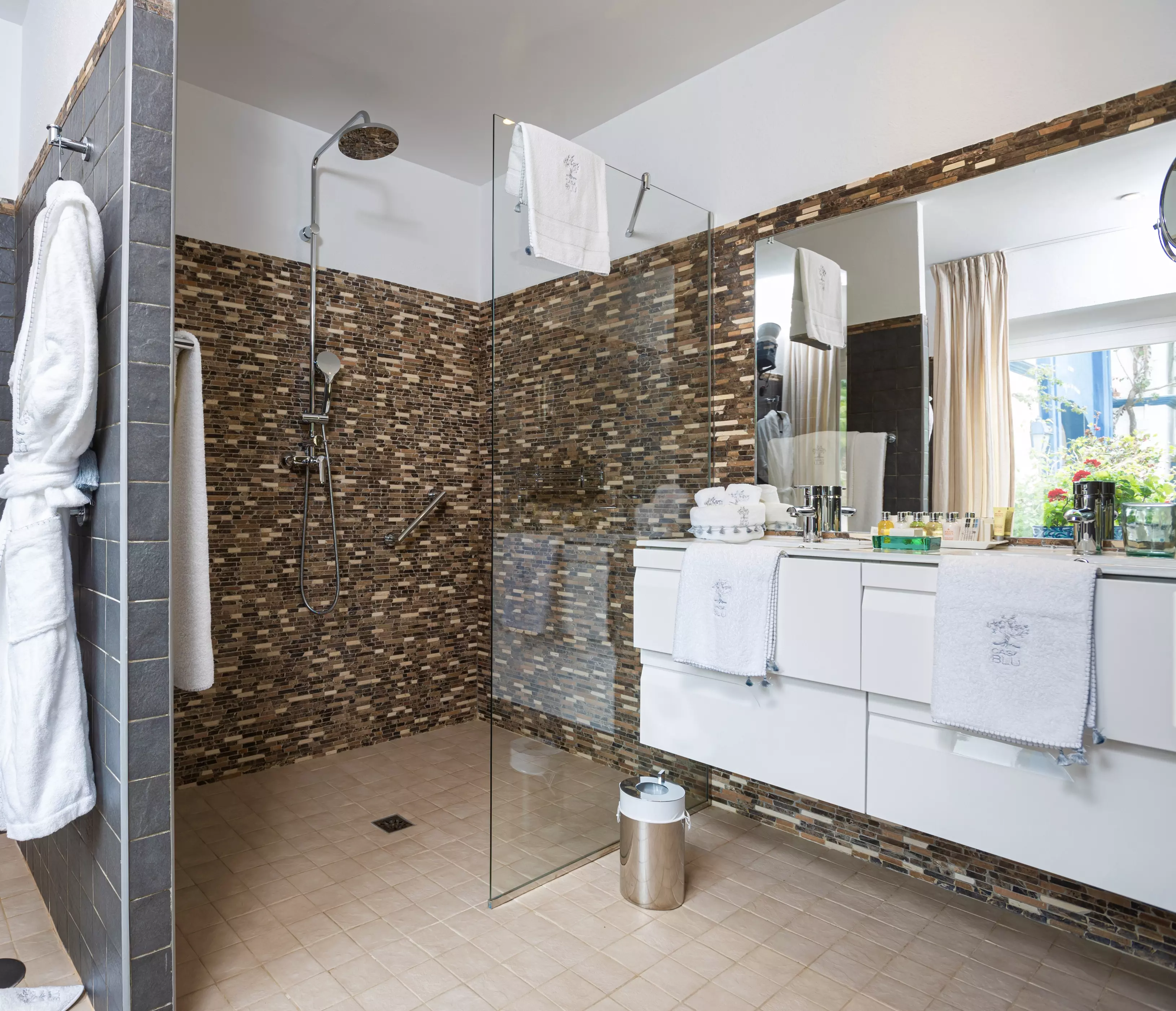 Image of Suite 1: Blue Damask Plum