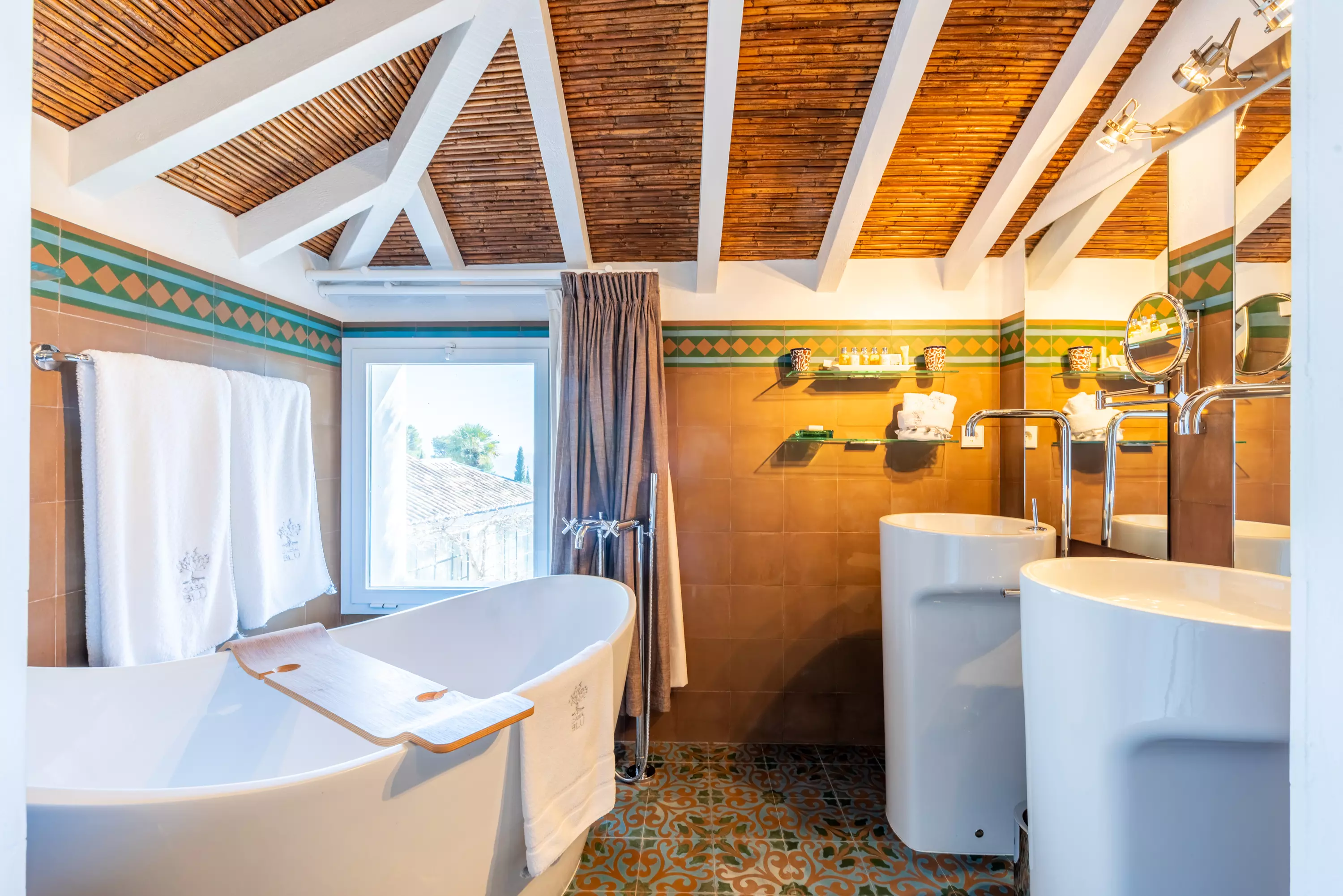 Image of Suite 8: Blue Shadow