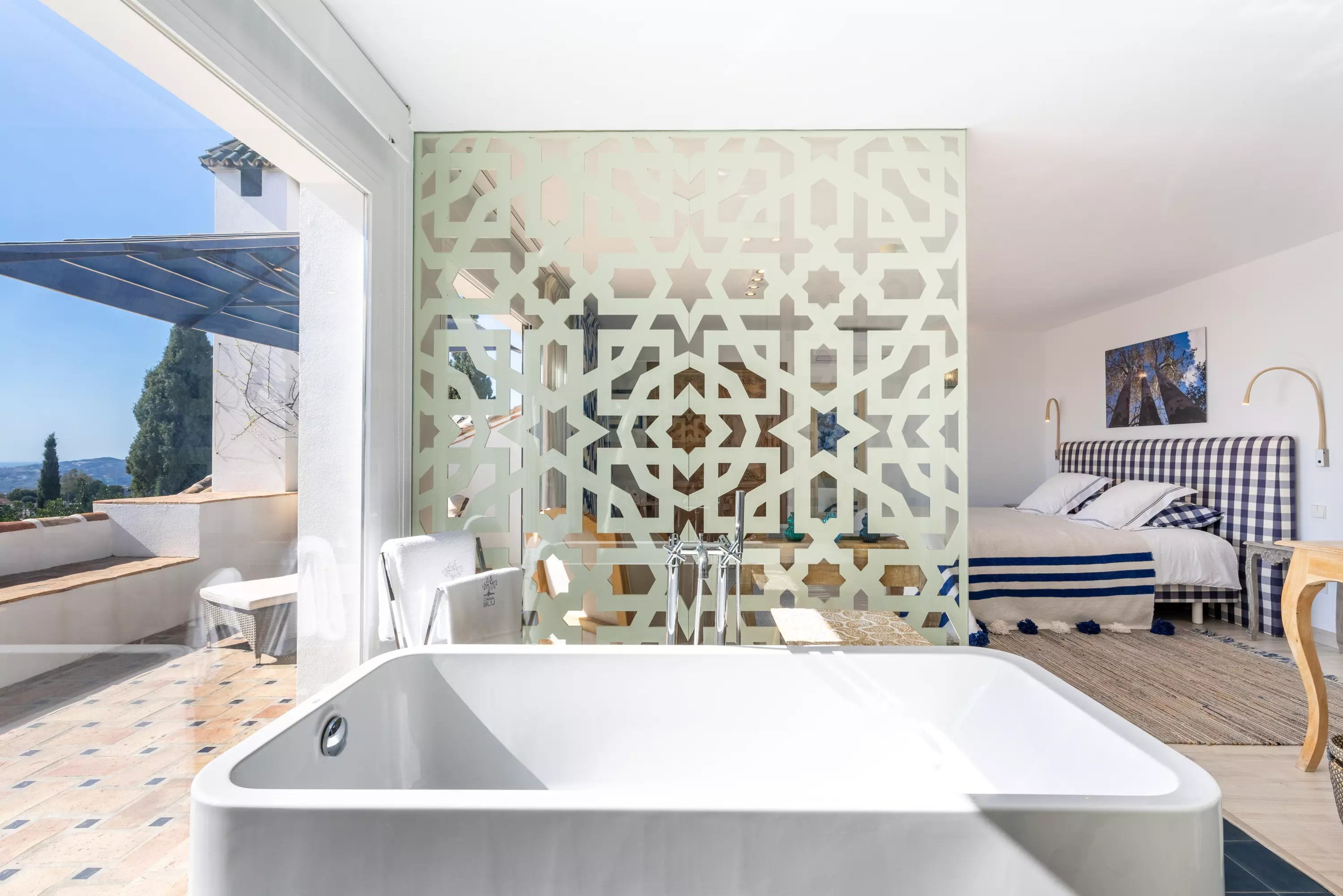 Image of Suite 11: Blue Sapphire